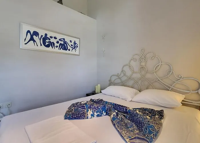 Evita Maisonette, Elegant Beachfront Apt, *