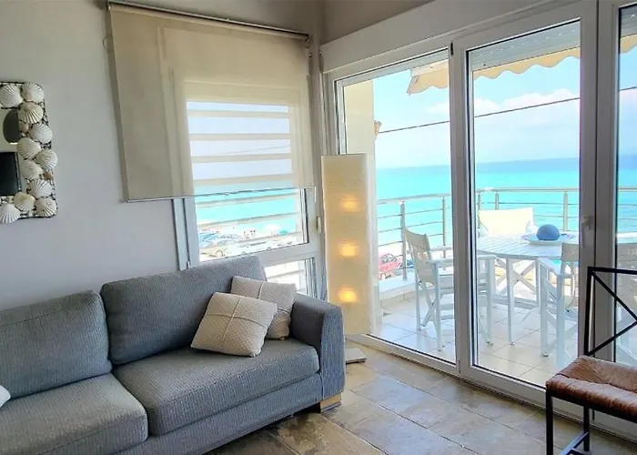 公寓 Evita Maisonette, Elegant Beachfront Apt, 波利克罗诺