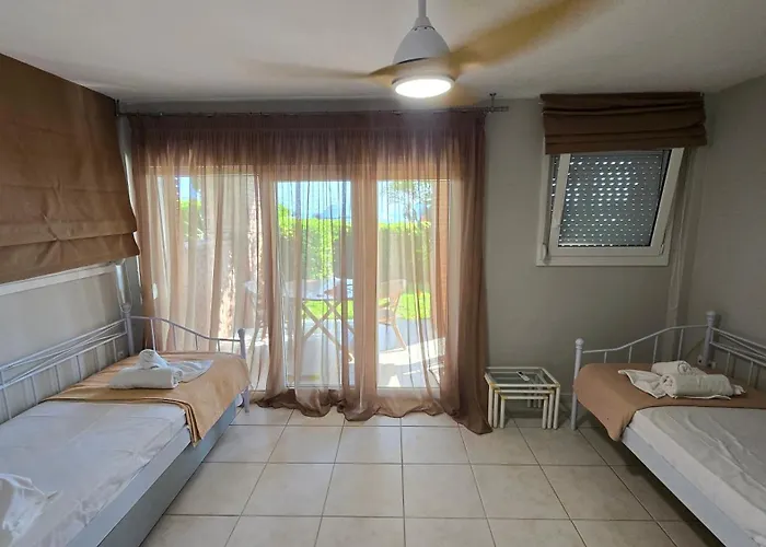 公寓 Evita Maisonette, Elegant Beachfront Apt, 波利克罗诺