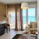 Apartamento Evita Maisonette, Elegant Beachfront Apt, Polychrono