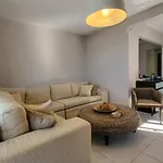 Evita Maisonette, Elegant Beachfront Apt, *