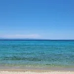 Апартаменты Evita Maisonette, Elegant Beachfront Apt,
