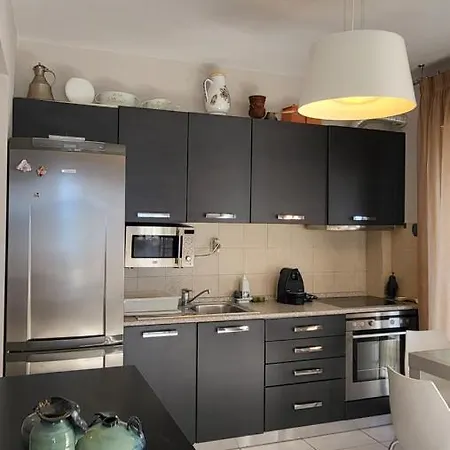 Evita Maisonette, Elegant Beachfront Apt, *