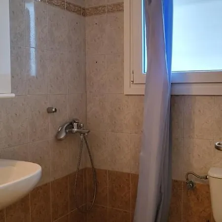 Evita Maisonette, Elegant Beachfront Apt, Apartament