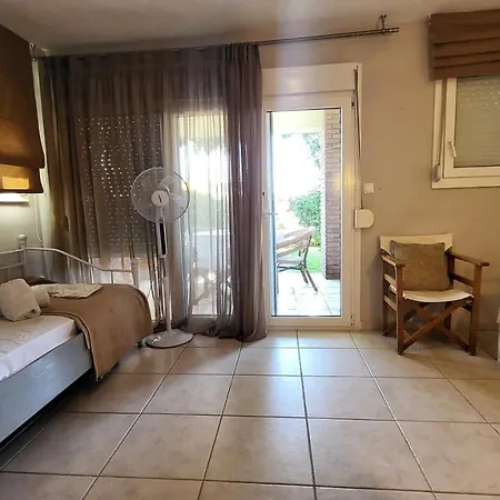 Apartamento Evita Maisonette, Elegant Beachfront Apt, Polychrono