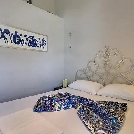 Evita Maisonette, Elegant Beachfront Apt, *