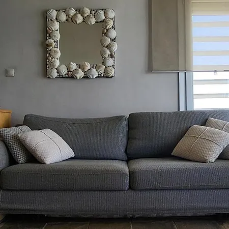 Evita Maisonette, Elegant Beachfront Apt, Polychrono