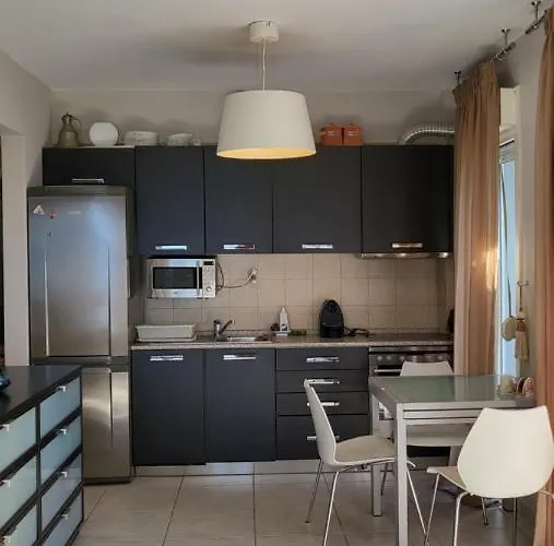 Evita Maisonette, Elegant Beachfront Apt, 아파트 폴리크로노