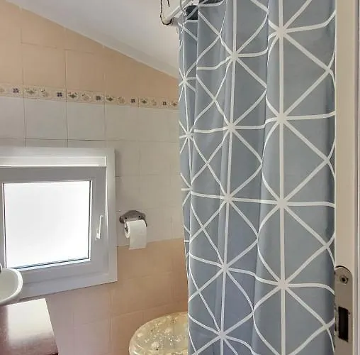 דירה Evita Maisonette, Elegant Beachfront Apt, פוליכרונו