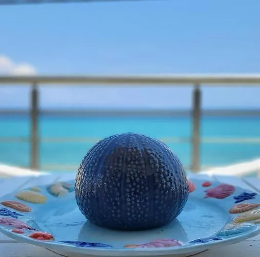 Evita Maisonette, Elegant Beachfront Apt,