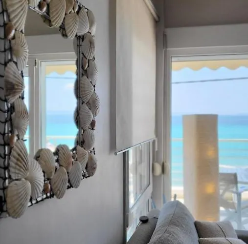 아파트 Evita Maisonette, Elegant Beachfront Apt,