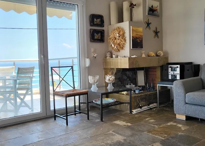 아파트 Evita Maisonette, Elegant Beachfront Apt,