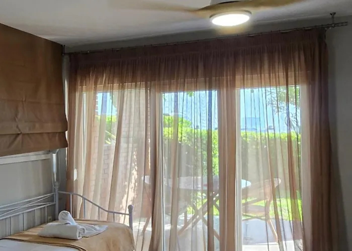 아파트 Evita Maisonette, Elegant Beachfront Apt,