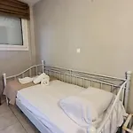 Evita Maisonette, Elegant Beachfront Apt,