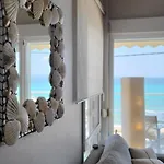 Apartmán Evita Maisonette, Elegant Beachfront Apt,